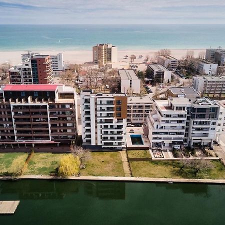 Riva Lake Boutique Mamaia Ngoại thất bức ảnh