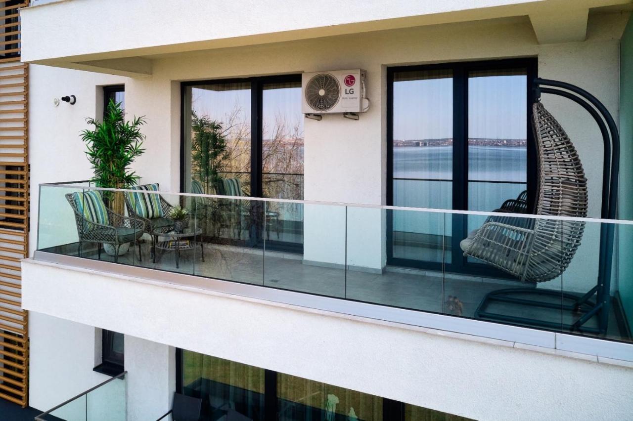 Riva Lake Boutique Mamaia Ngoại thất bức ảnh