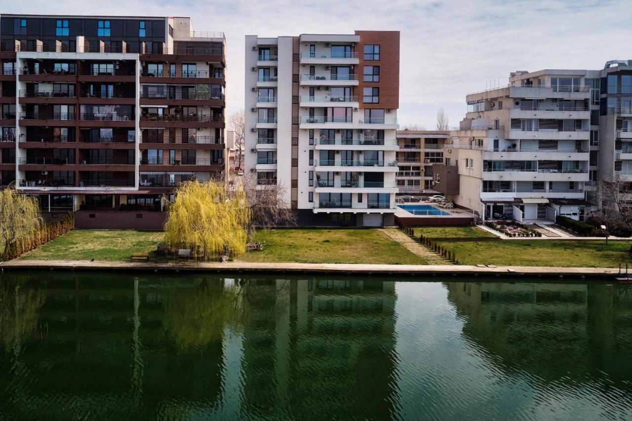 Riva Lake Boutique Mamaia Ngoại thất bức ảnh