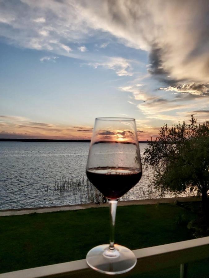 Riva Lake Boutique Mamaia Ngoại thất bức ảnh