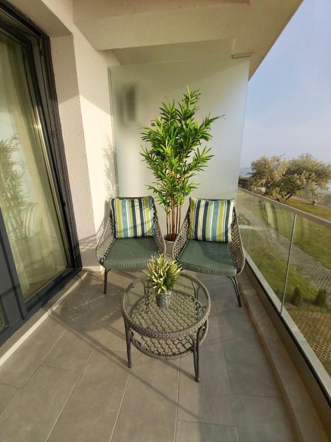 Riva Lake Boutique Mamaia Ngoại thất bức ảnh