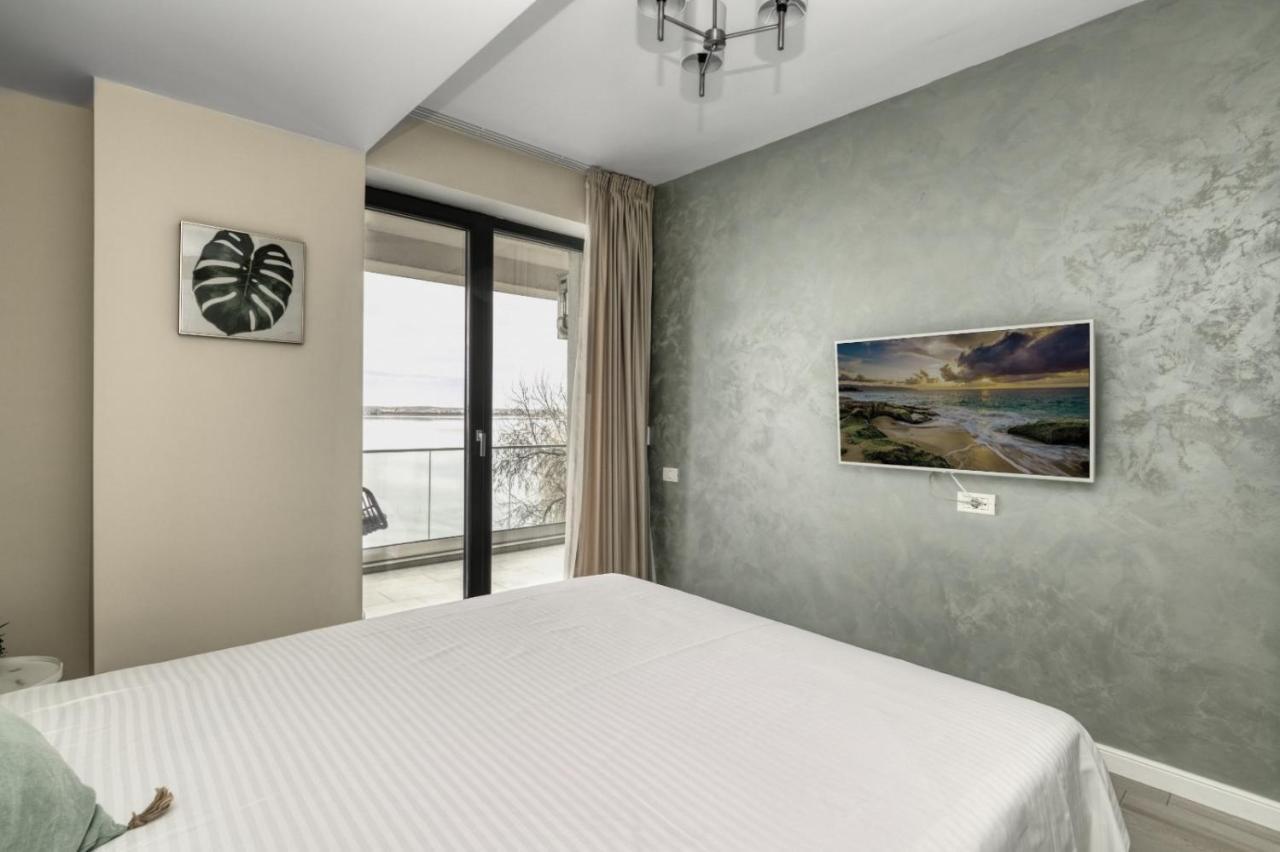 Riva Lake Boutique Mamaia Ngoại thất bức ảnh