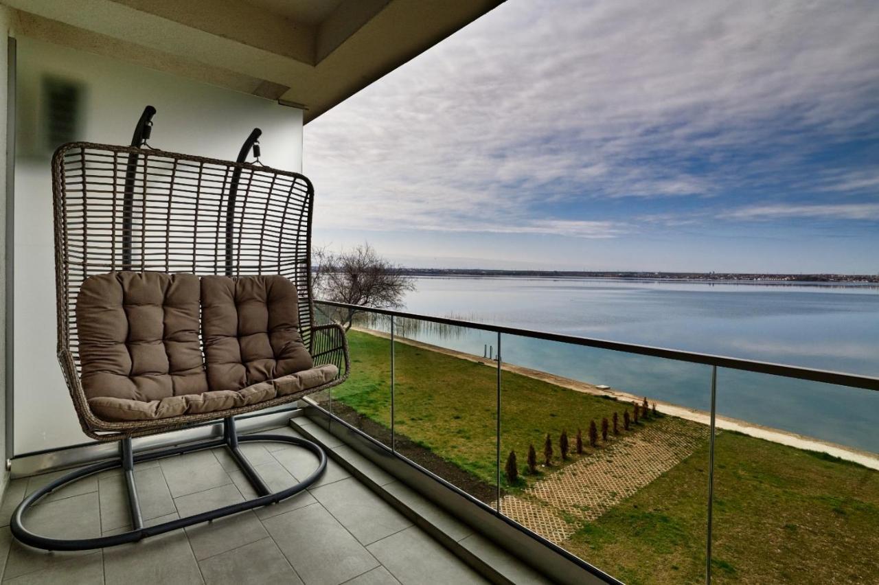 Riva Lake Boutique Mamaia Ngoại thất bức ảnh