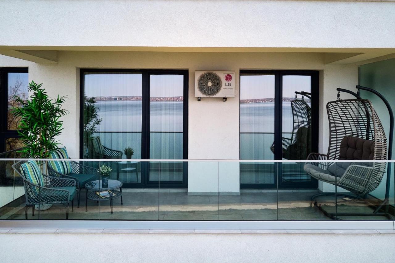 Riva Lake Boutique Mamaia Ngoại thất bức ảnh