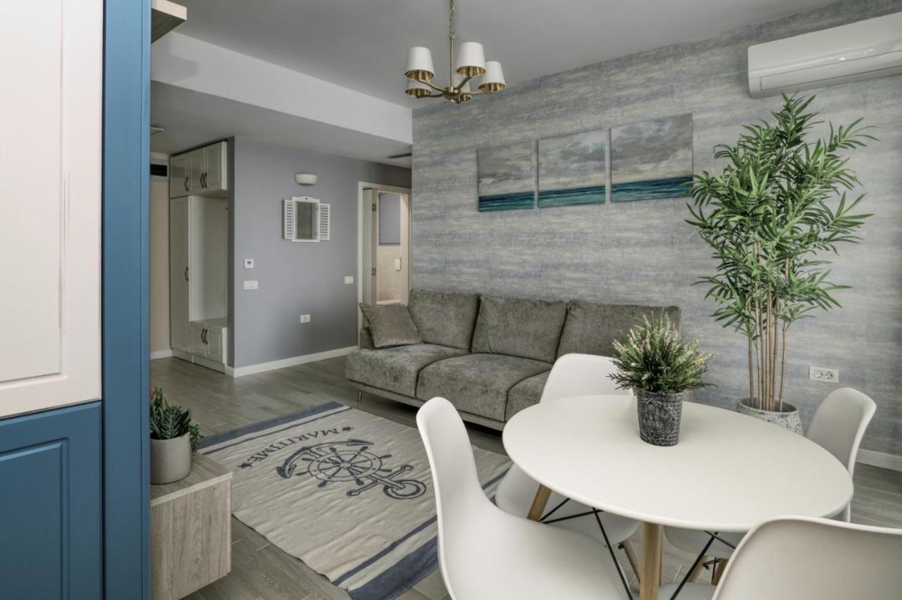 Riva Lake Boutique Mamaia Ngoại thất bức ảnh