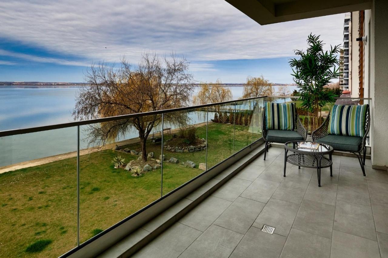 Riva Lake Boutique Mamaia Ngoại thất bức ảnh